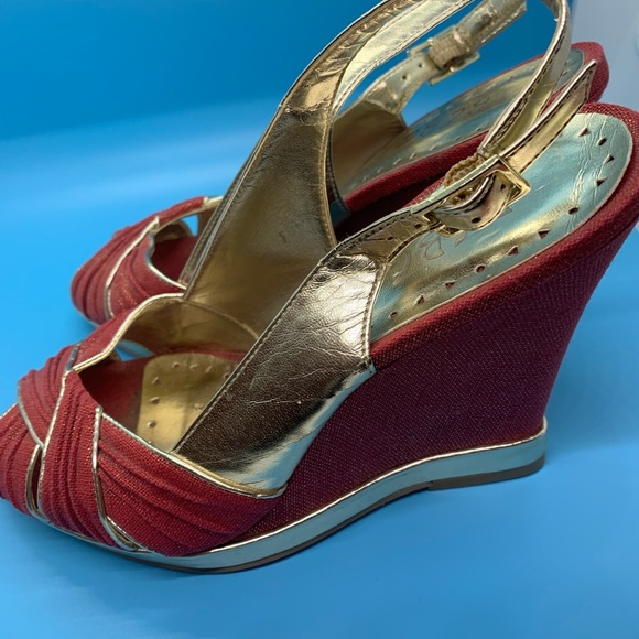 BCBG Paris Red/Gold Wedge/Heel Peep Toe Size 8 - Picture 6 of 6